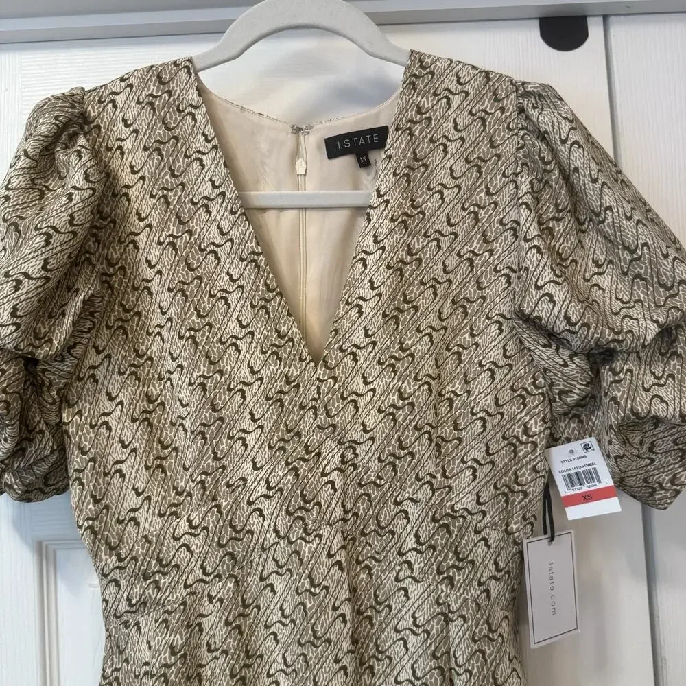 1.State NWT V-Neck Mini Dress Sz XS Oatmeal Bubble‎ Puff Sleeve Hi-Low Hem Swing